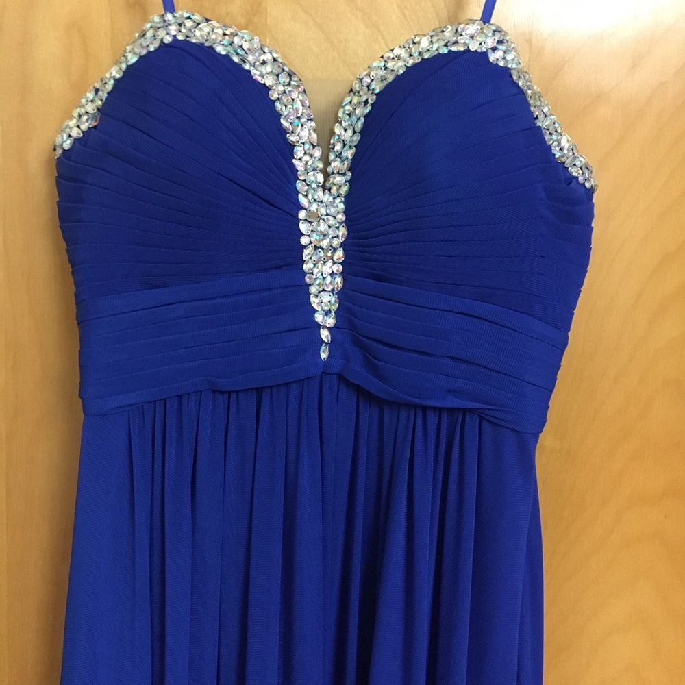 Prom Dress - Picture 2 of 6